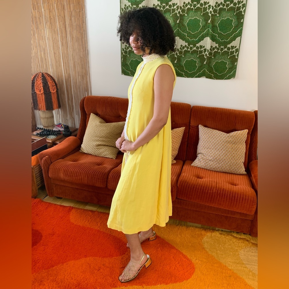 60s vintage yellow cotton swiss dot cotton midi dress - Picture 3 of 6